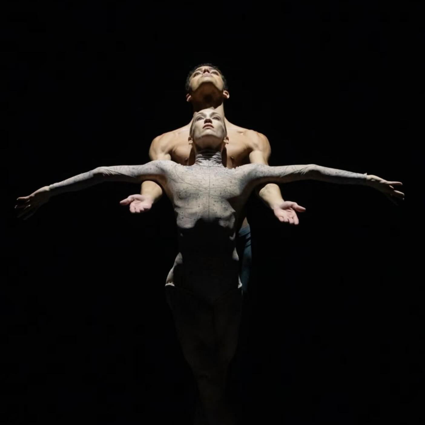 Ksenia a David Motta Soares v choreografii G. Williamsona Clay and Diamonds (foto leweilive & Xiaojing Wang)